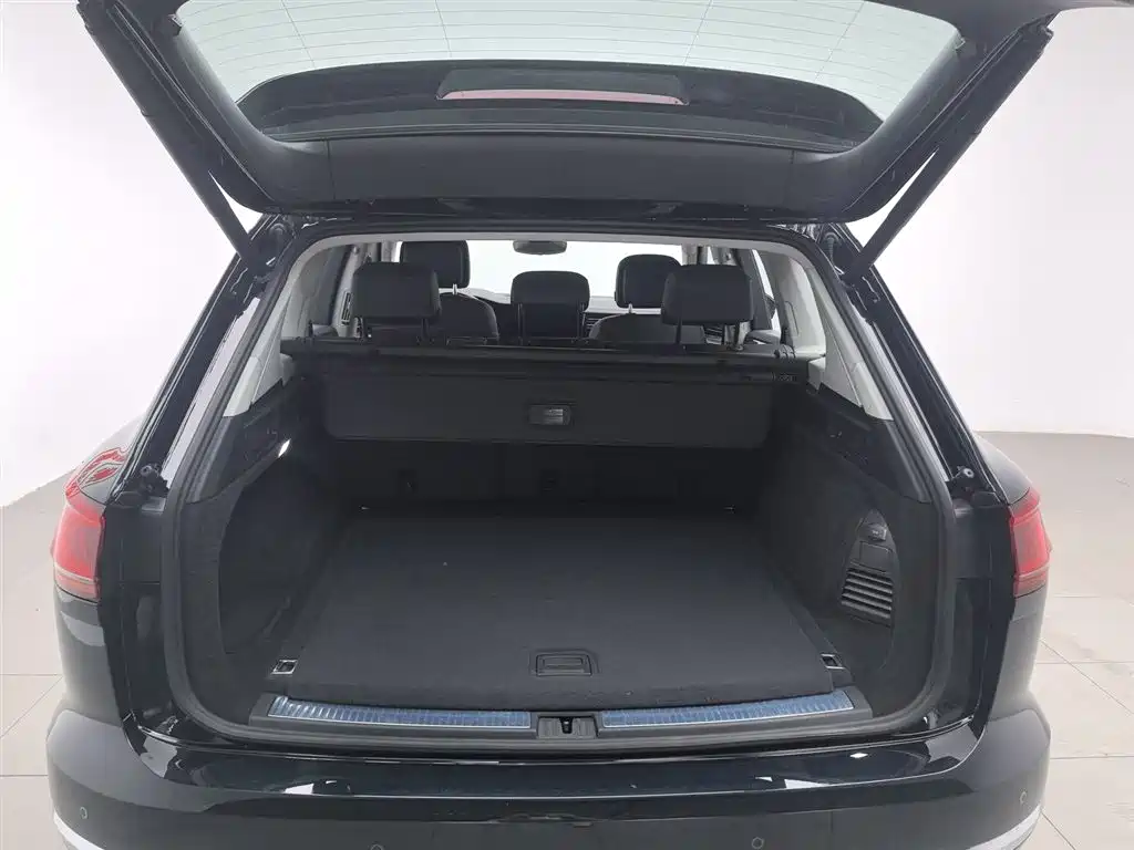 Volkswagen Touareg New Energy 2021 — фото 16