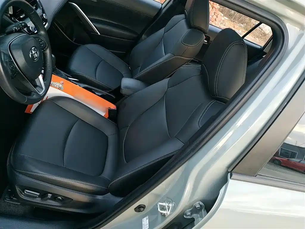 Toyota Corolla Cross 2022 — фото 12