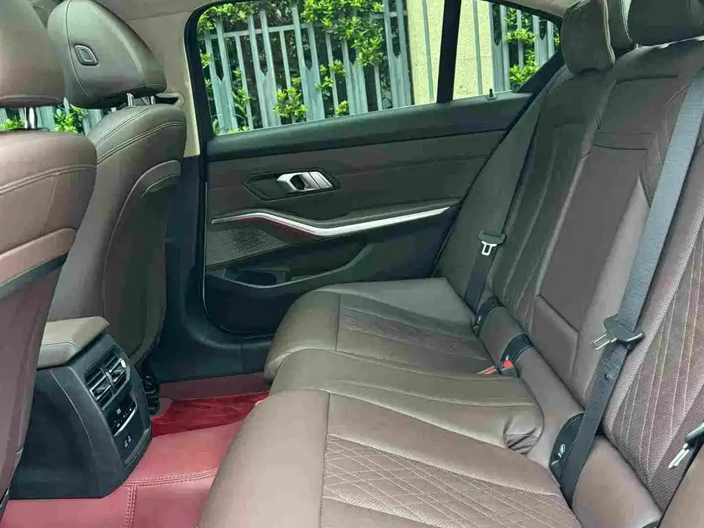 BMW 3 Series 2023 — фото 10