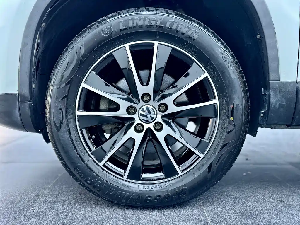 Volkswagen Tiguan 2015 — фото 13