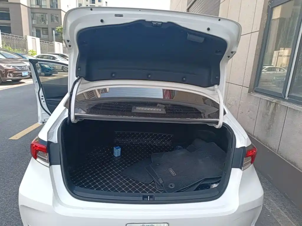 Toyota Corolla 2020 — фото 19
