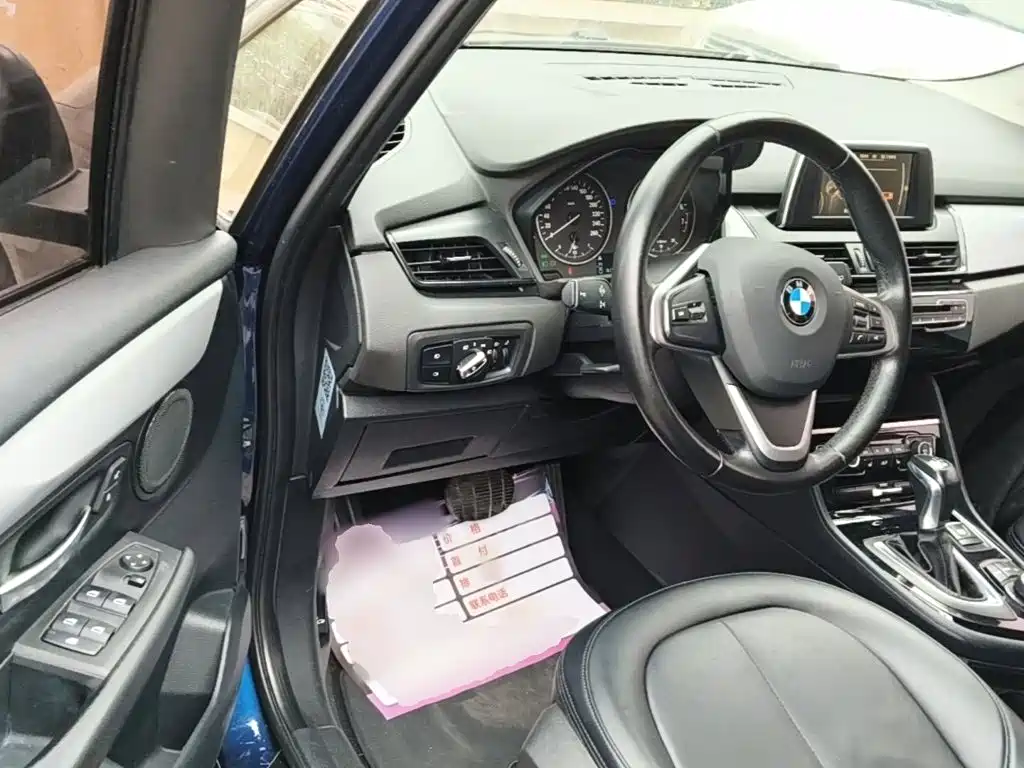 BMW 2 Series Wagon 2019 — фото 16
