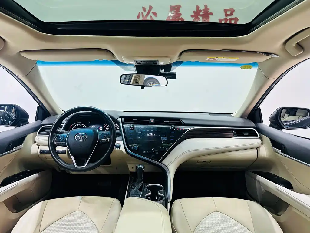Toyota Camry 2019 — фото 8