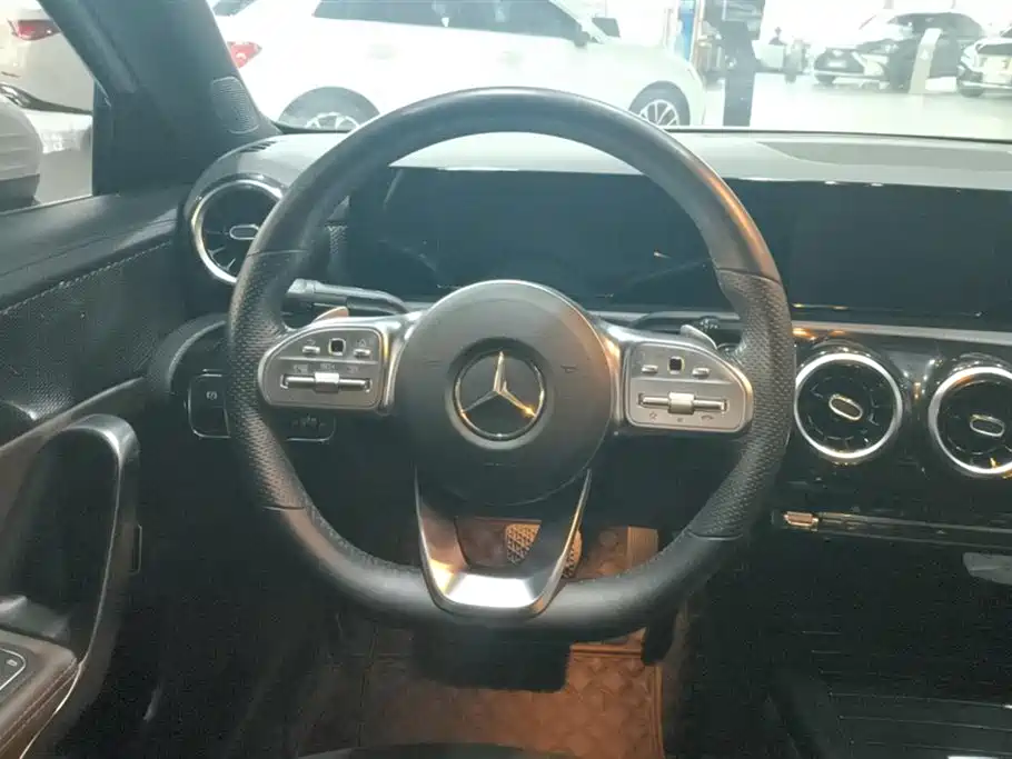 Mercedes-Benz A-Class 2020 — фото 15