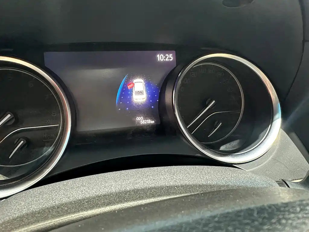 Toyota Camry 2019 — фото 14
