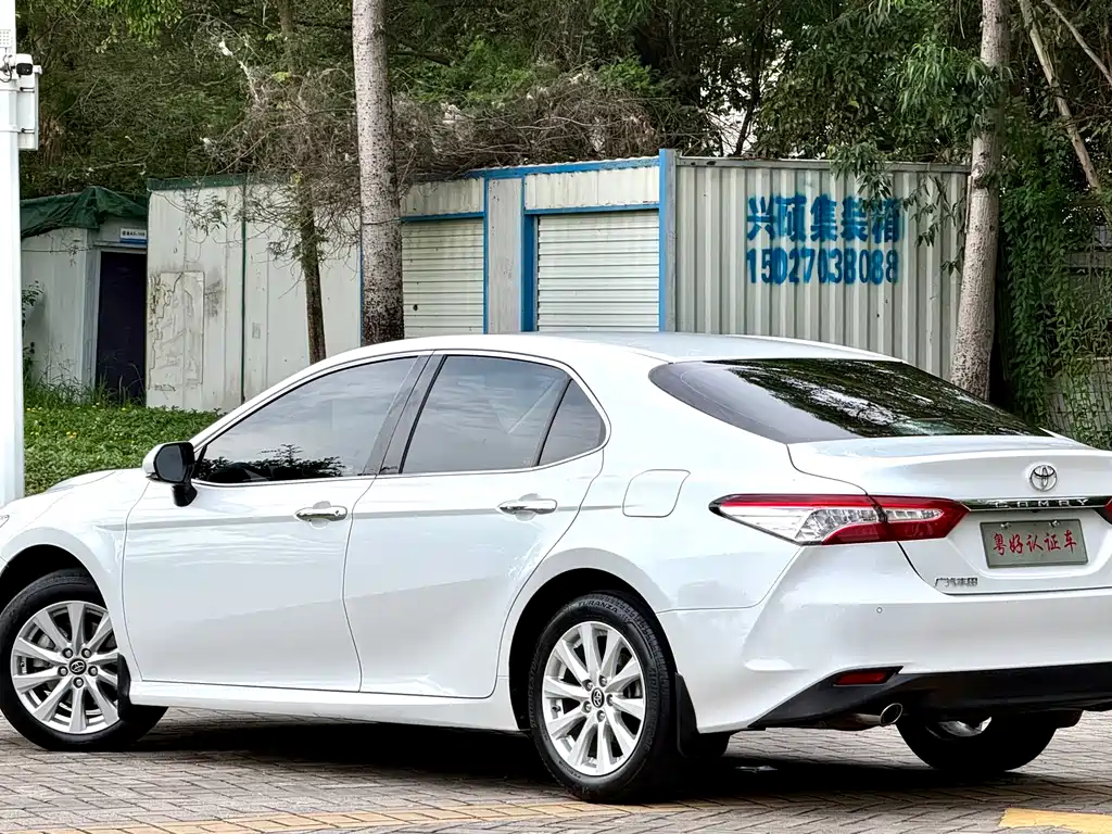 Toyota Camry 2020 — фото 5
