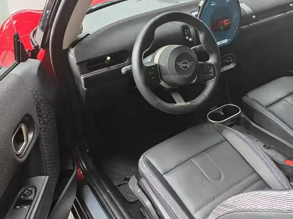 MINI 2025