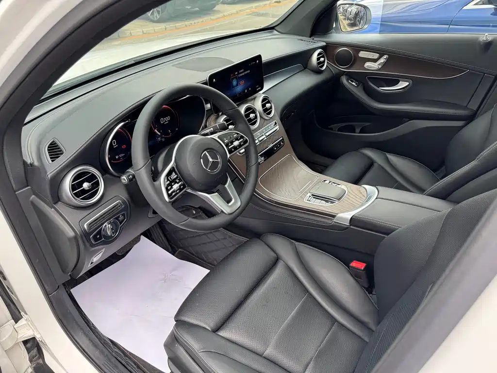Mercedes-Benz GLC 2021 — фото 16