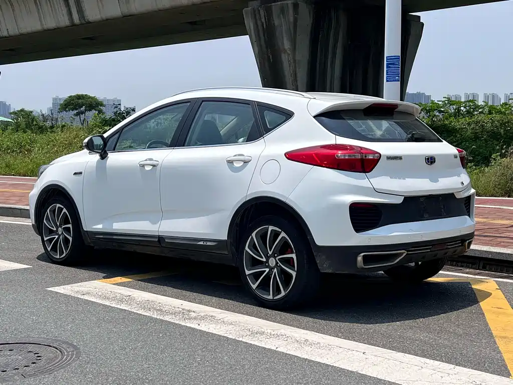 Geely Emgrand GS 2018 — фото 9