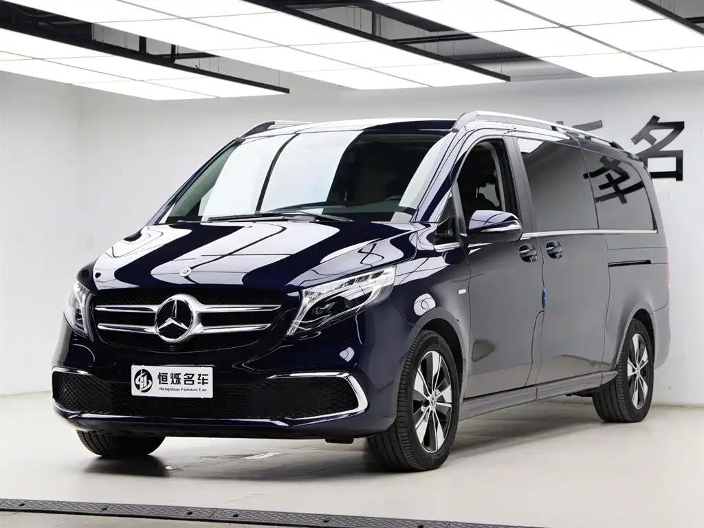 Mercedes-Benz V-Class 2022 — фото 36
