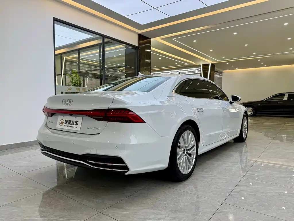 Audi A7L 2023 — фото 13