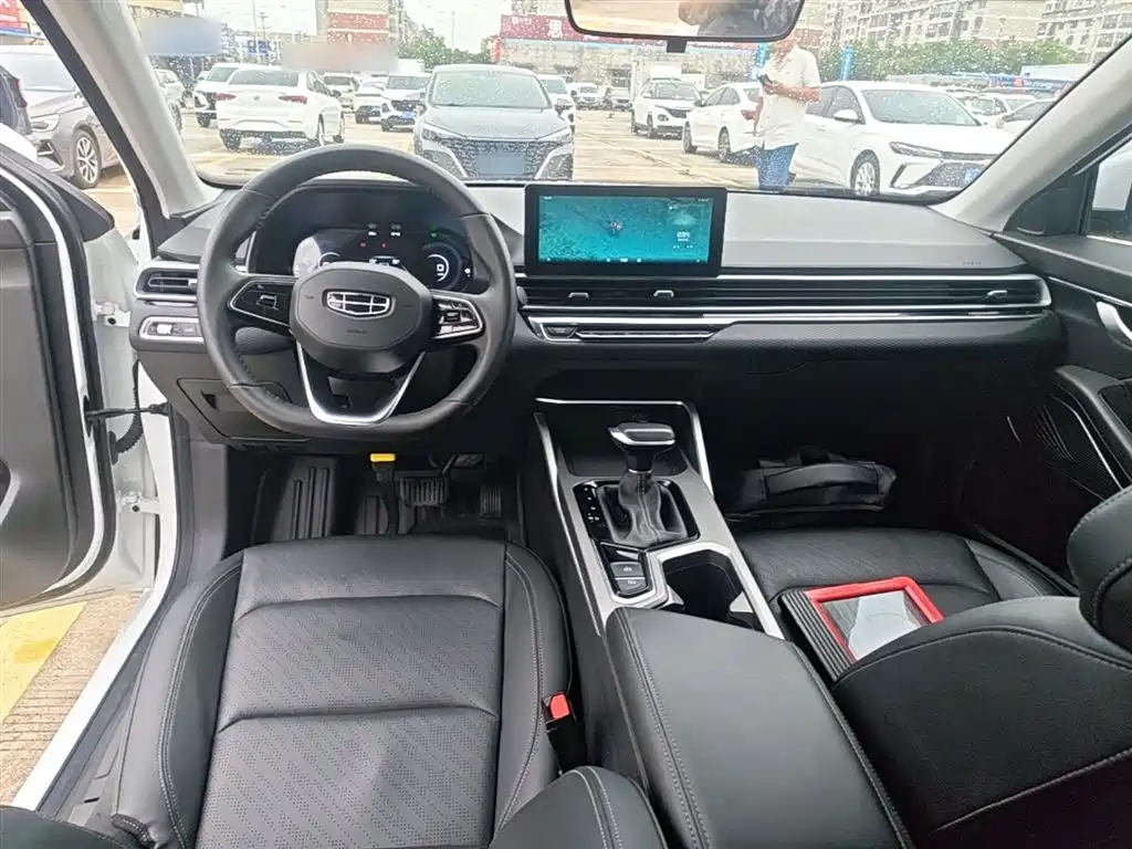 Geely Emgrand 2022 — фото 10