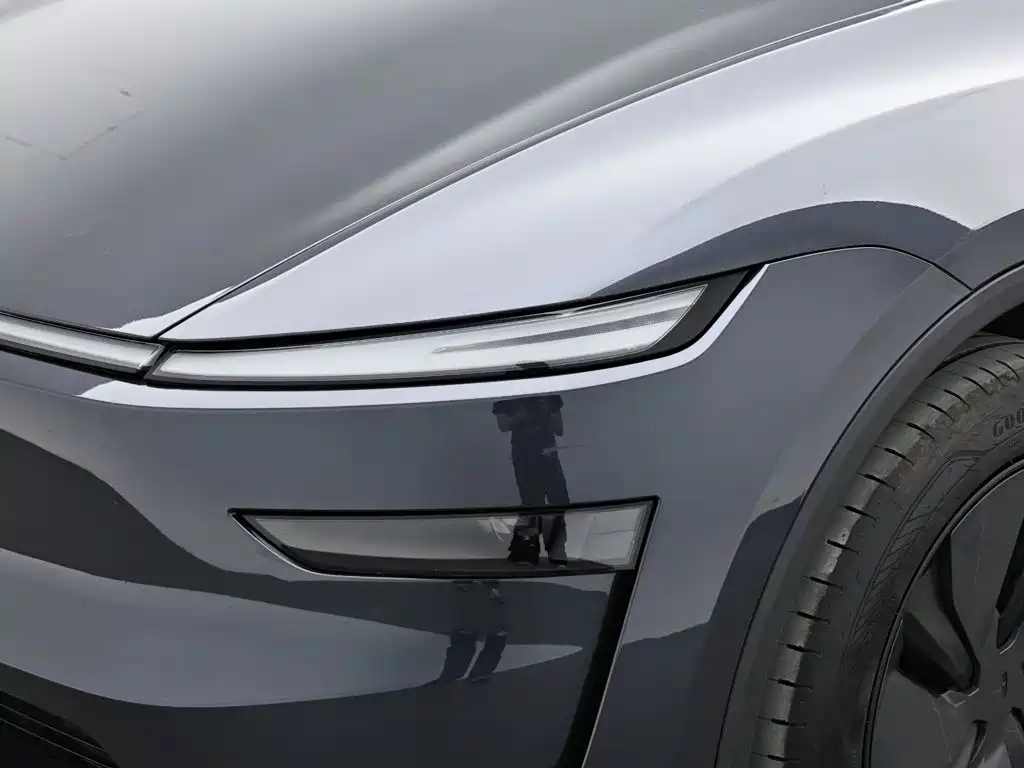 Tesla Model Y 2026 — фото 17