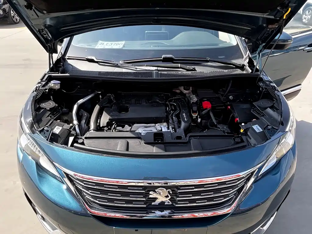Peugeot 5008 2018 — фото 13