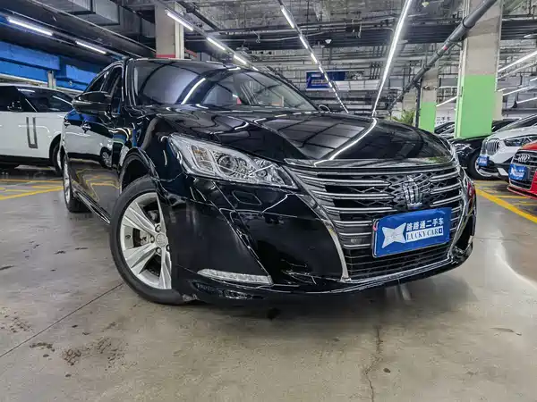 Toyota Crown 2016