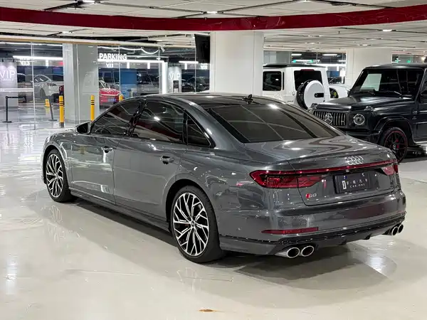 Audi S8 2021