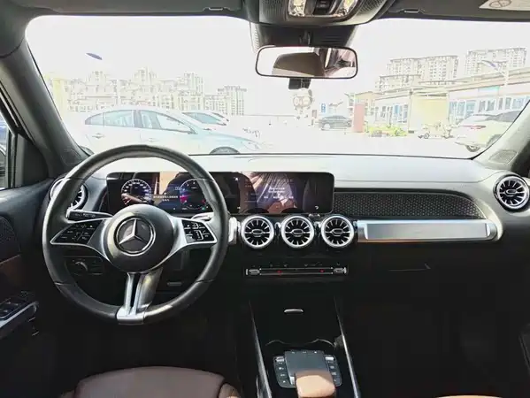 Mercedes-Benz GLB 2024