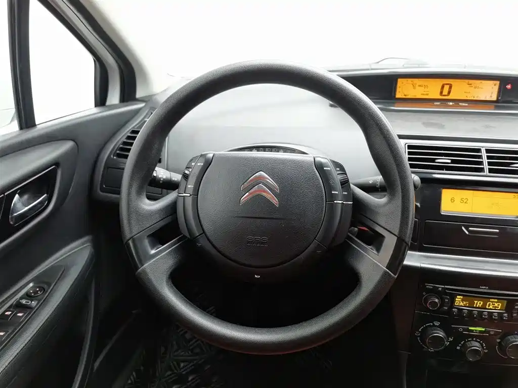 Citroen C-Quatre 2015 — фото 11