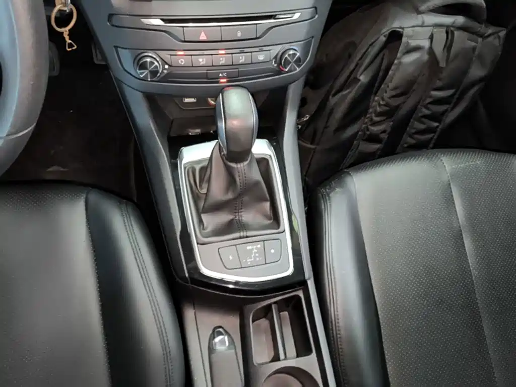 Peugeot 408 2015 — фото 14