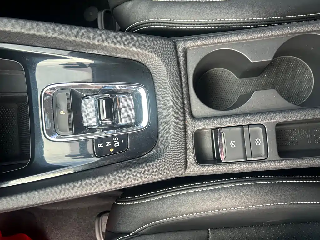 Skoda Octavia 2023 — фото 11