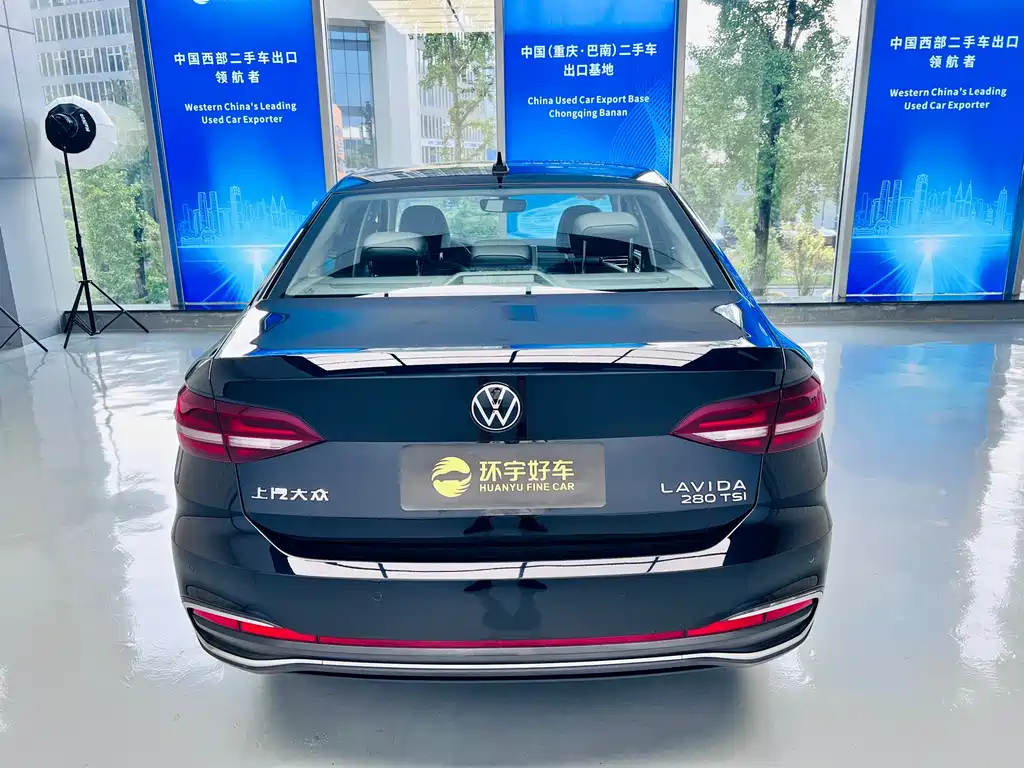 Volkswagen Lavida 2023 — фото 10