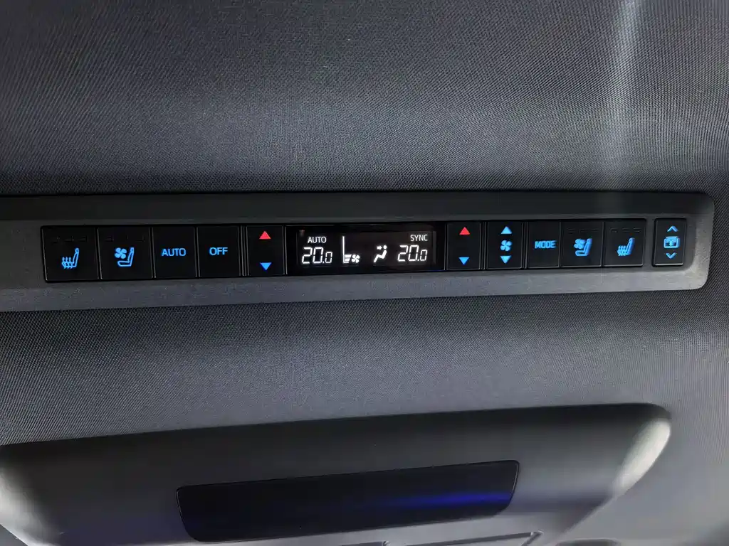 Toyota Sienna 2022 — фото 12