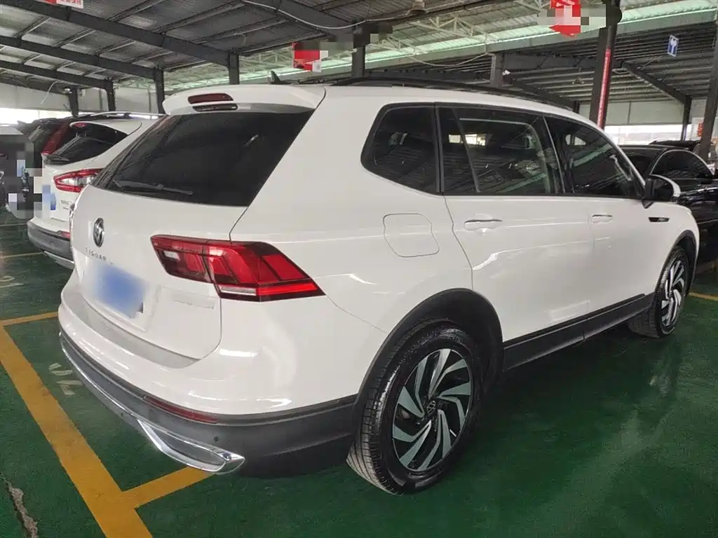 Volkswagen Tiguan L 2022 — фото 10