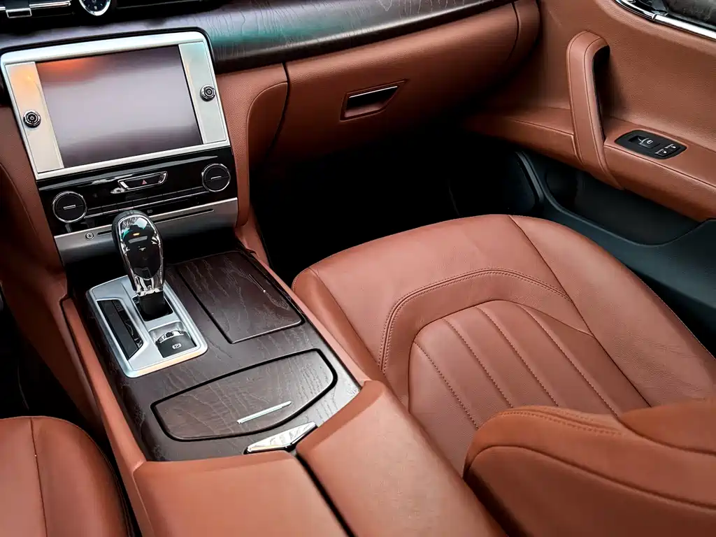 Maserati Quattroporte 2015 — фото 19