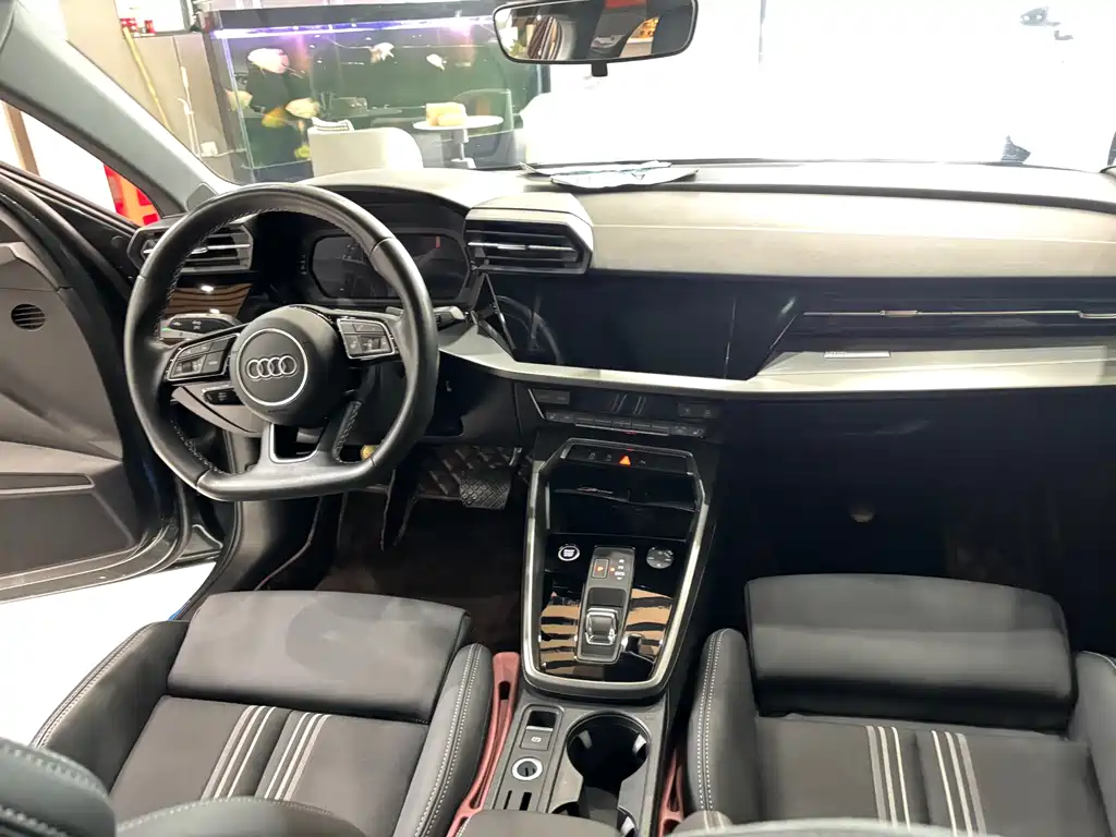 Audi A3 2023 — фото 18