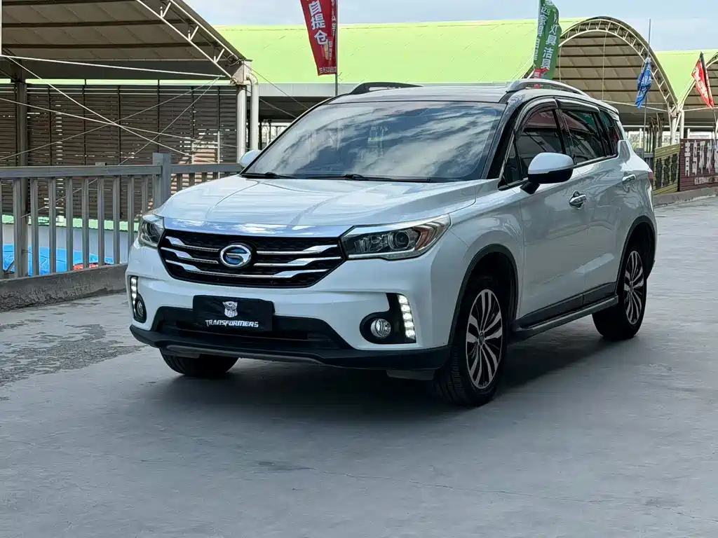 GAC Trumpchi GS4 2016 — фото 1