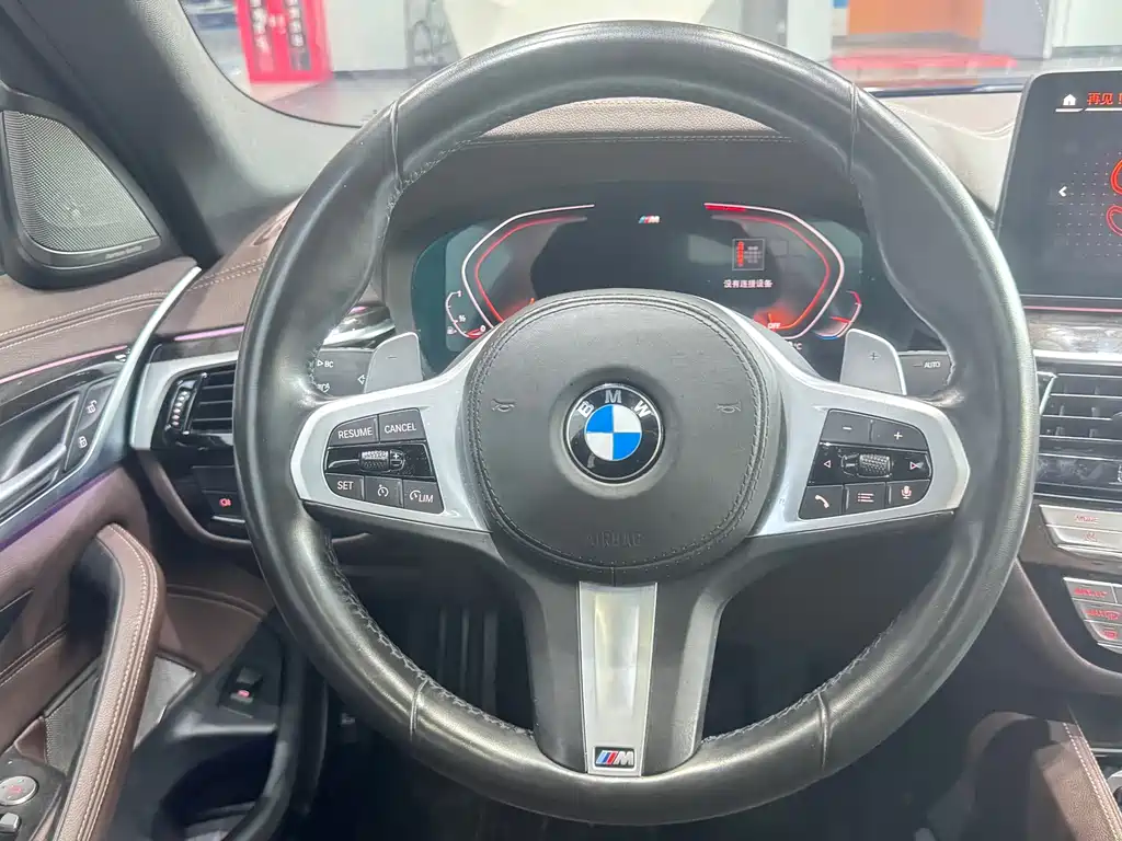 BMW 5 Series 2021 — фото 17