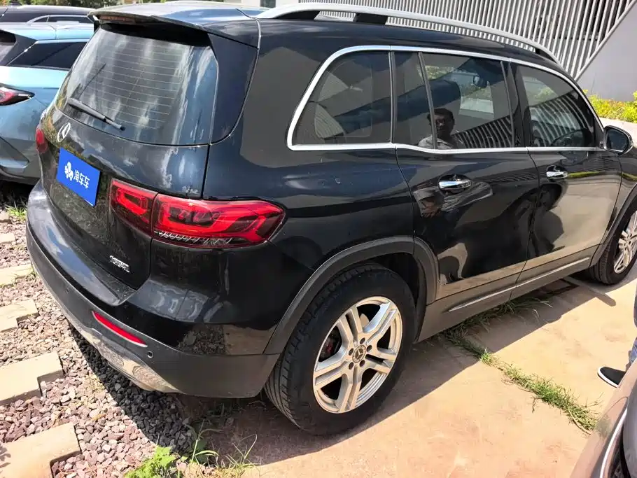 Mercedes-Benz GLB 2023