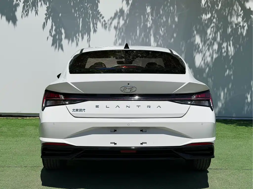 Hyundai Elantra 2023
