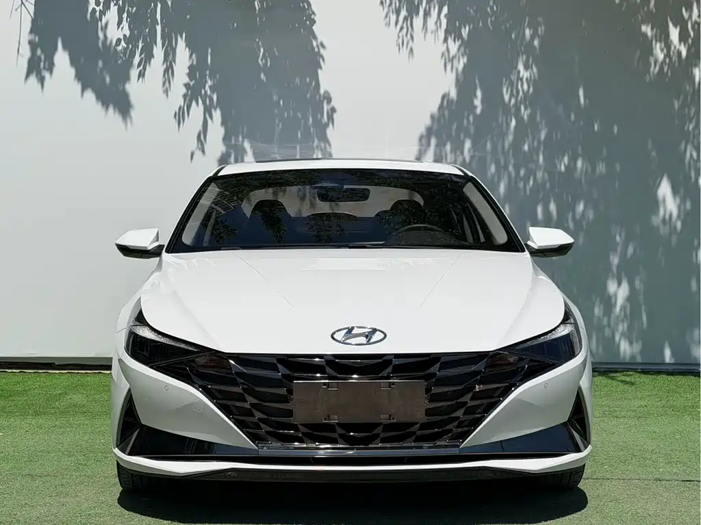 Hyundai Elantra 2023