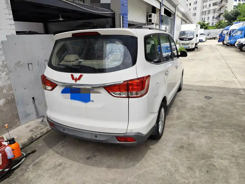 Wuling Hongguang 2015 — фото 2