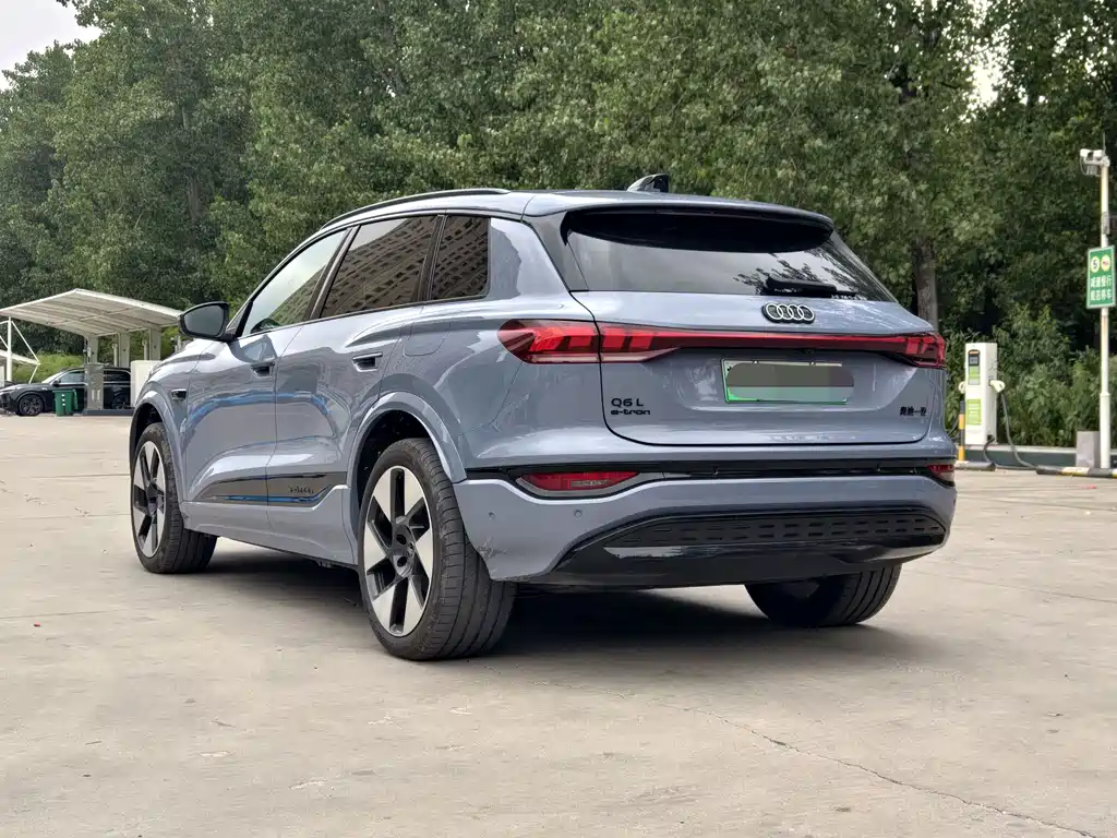 Audi Q6L E-Tron 2025 — фото 15