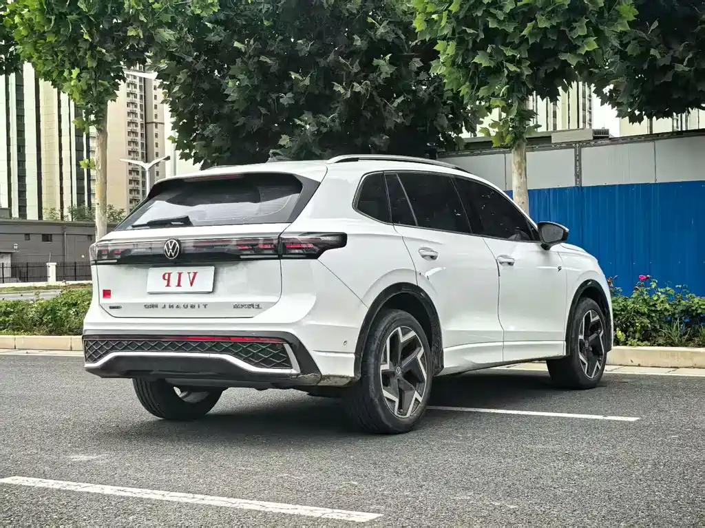 Volkswagen Tiguan L 2025 — фото 9
