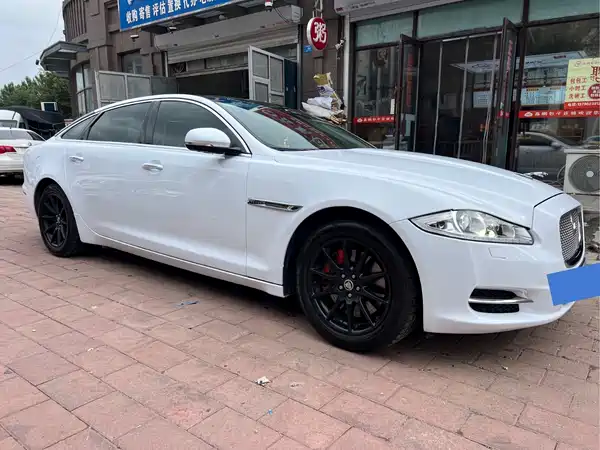 Jaguar XJ 2012