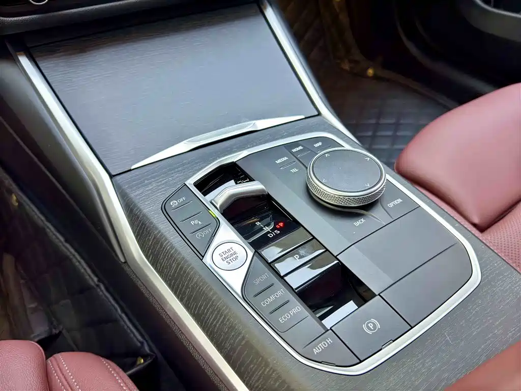 BMW 3 Series 2025 — фото 14