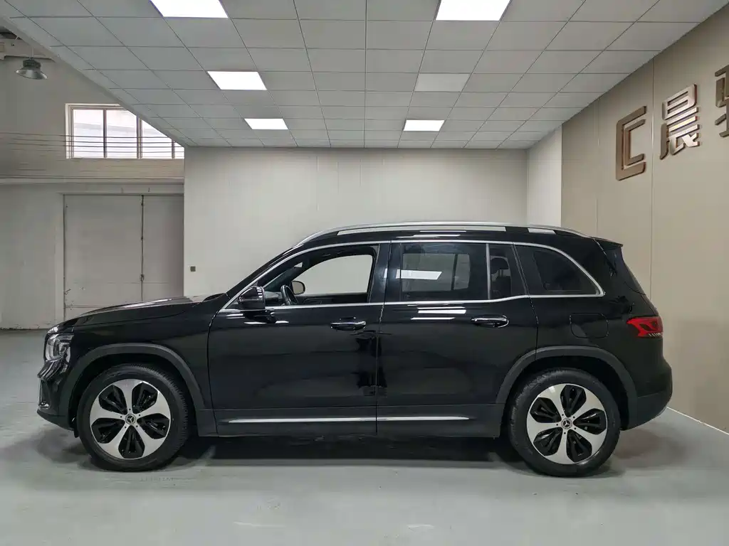 Mercedes-Benz GLB 2021