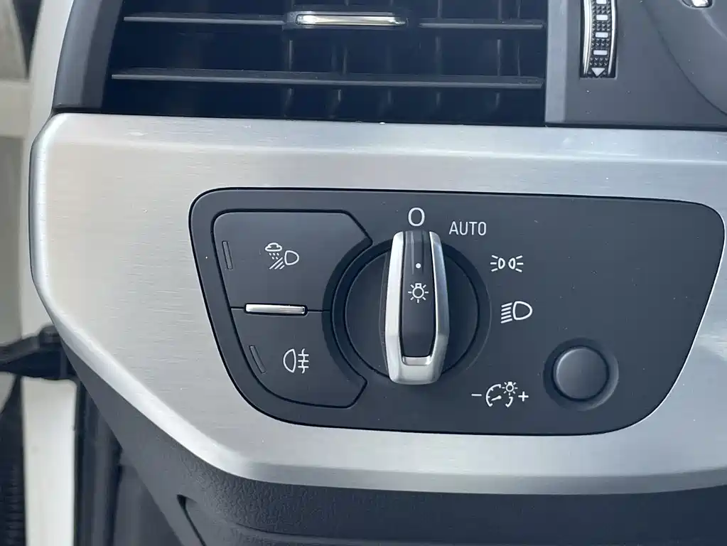 Audi A4L 2020 — фото 20