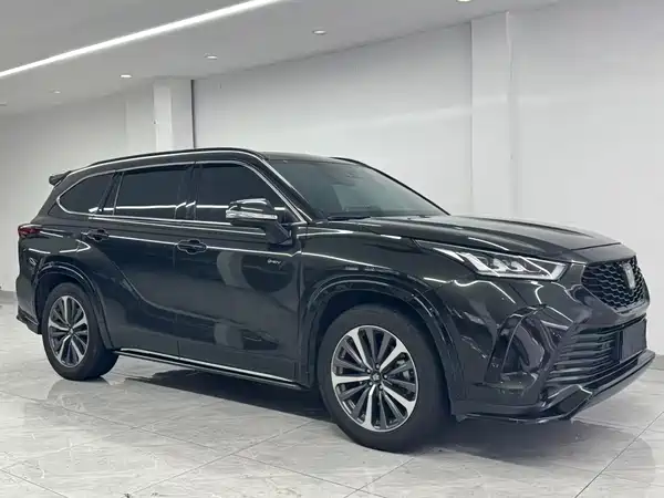 Toyota Crown Kluger 2025