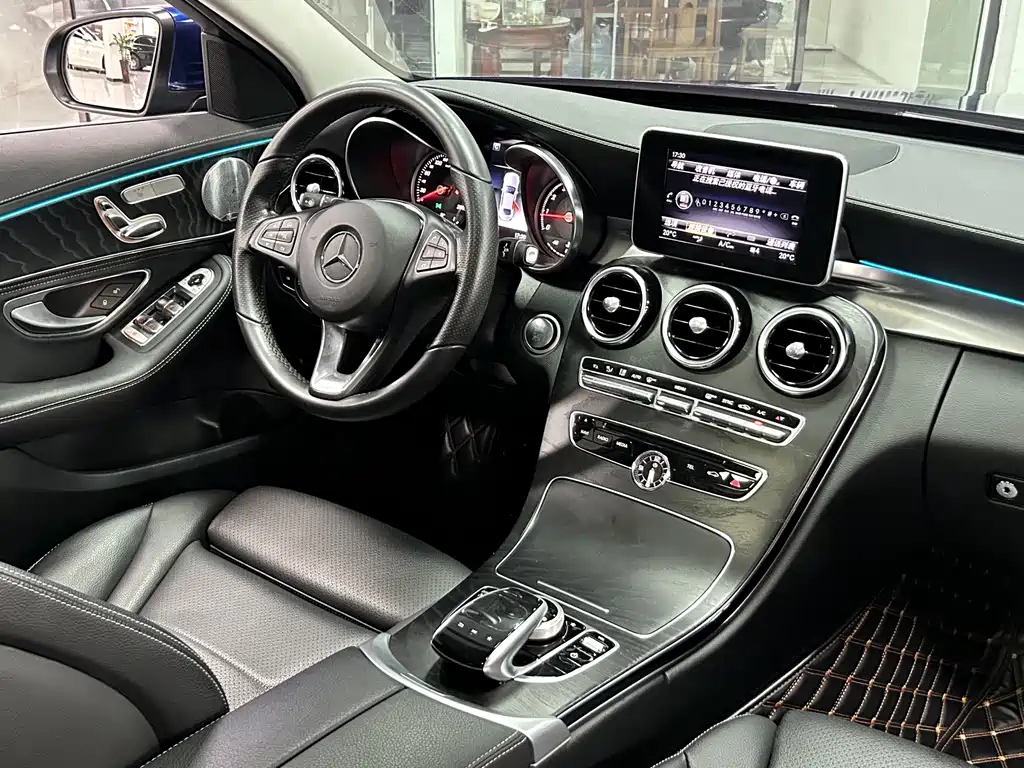 Mercedes-Benz C-Class 2018 — фото 16