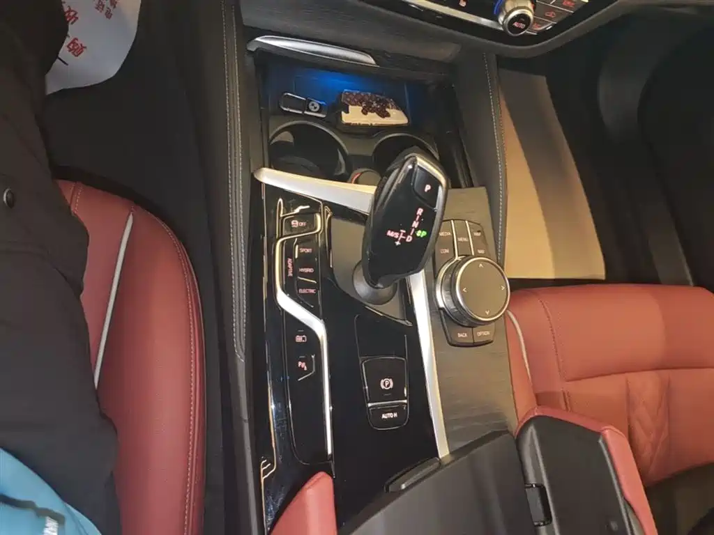 BMW 5 Series New Energy 2023 — фото 14