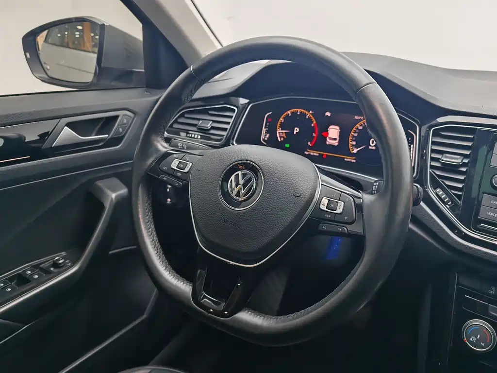 Volkswagen T-Roc 2020 — фото 16