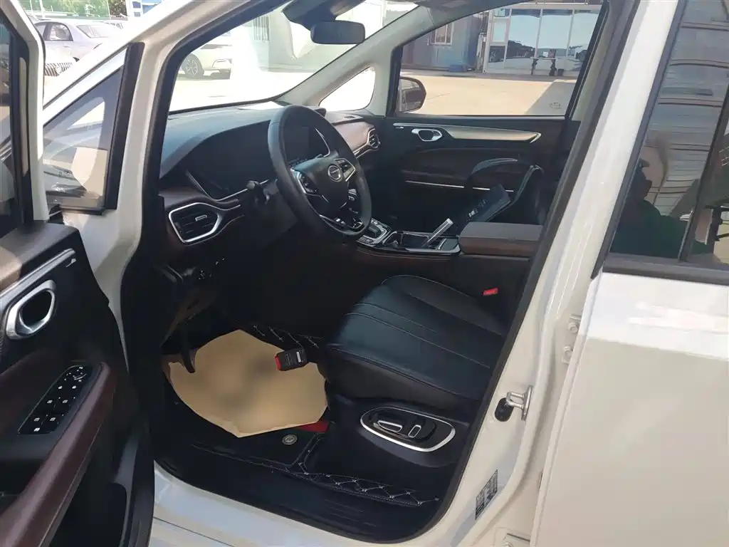 GAC Motor Trumpchi M6 2023 — фото 24