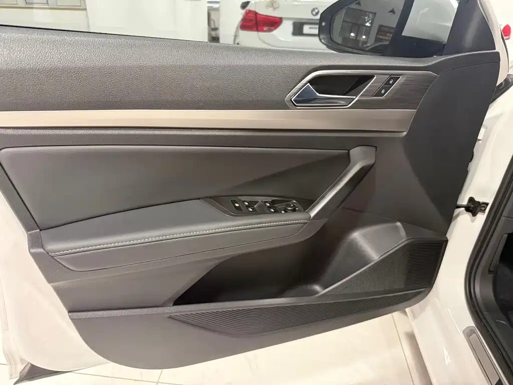 Volkswagen Lavida 2022 — фото 8