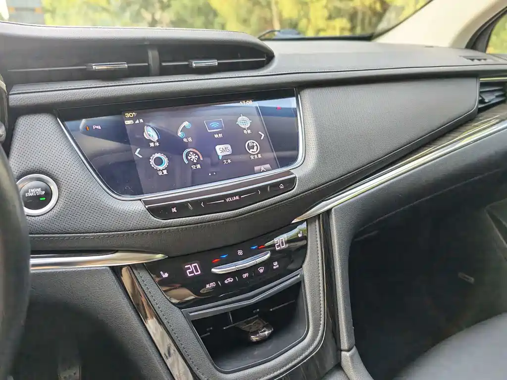 Cadillac XT5 2019 — фото 9