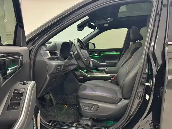 Toyota Crown Kluger 2025