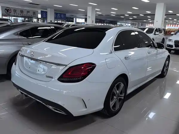 Mercedes-Benz C-Class 2022